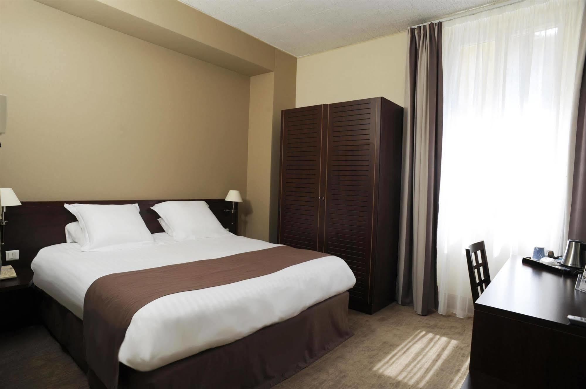 Hotel Le Noailles Nice Gare Szoba fotó